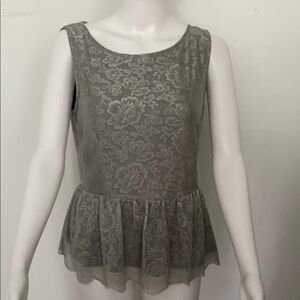 Elegant Lace Sleeveless Top - Gray